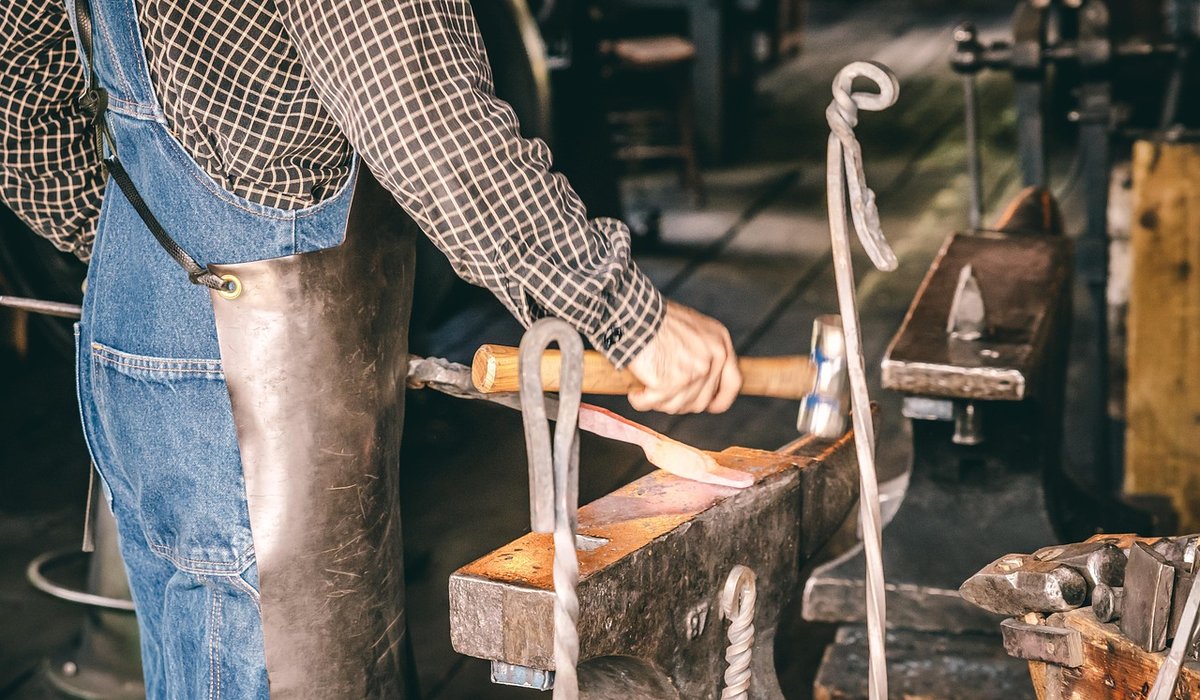 How to light and maintain a forge fire safely
